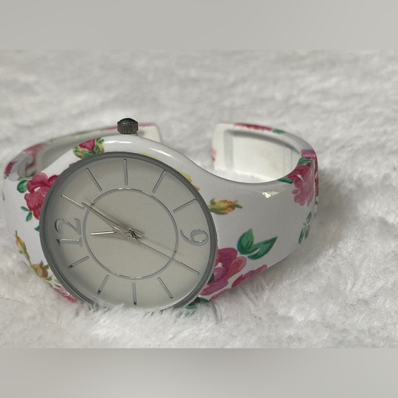White Floral Design Ladies Bangle Style Wristwatch - Picture 9 of 12